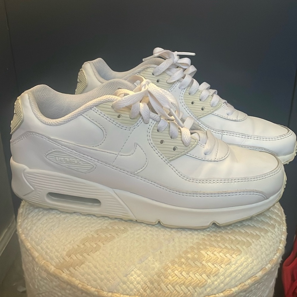 Nike air max 90 Youth size 7 (big kid) fits size 8 -8.5 in women
